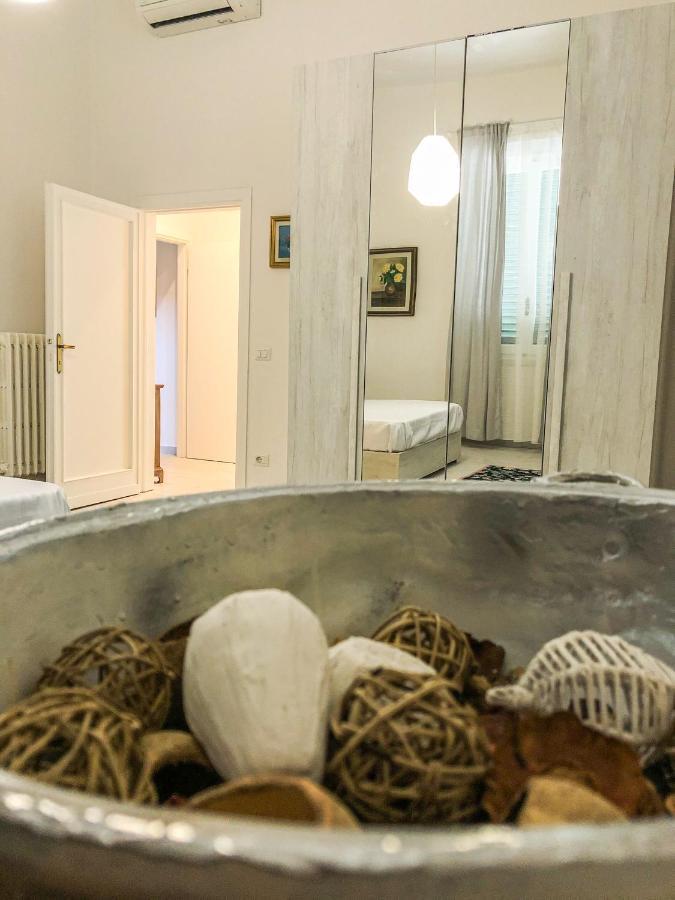 Villino Amelia Apartment ฟลอเรนซ์ ภายนอก รูปภาพ